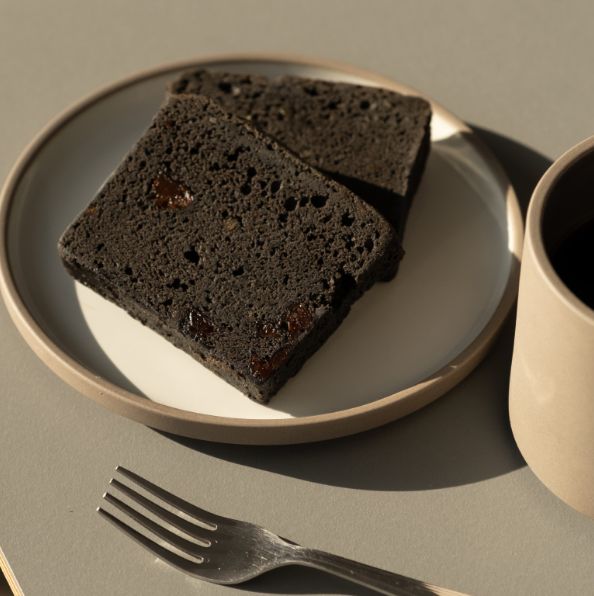 竹炭パウンドケーキ