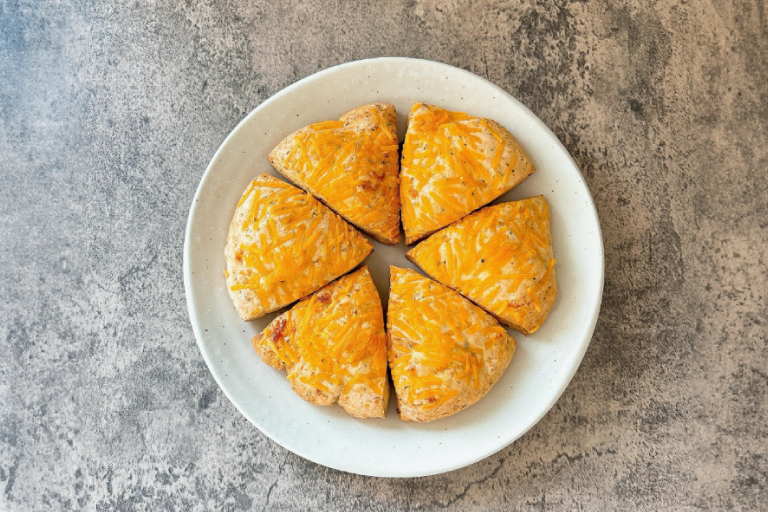 スコーン チーズバジル