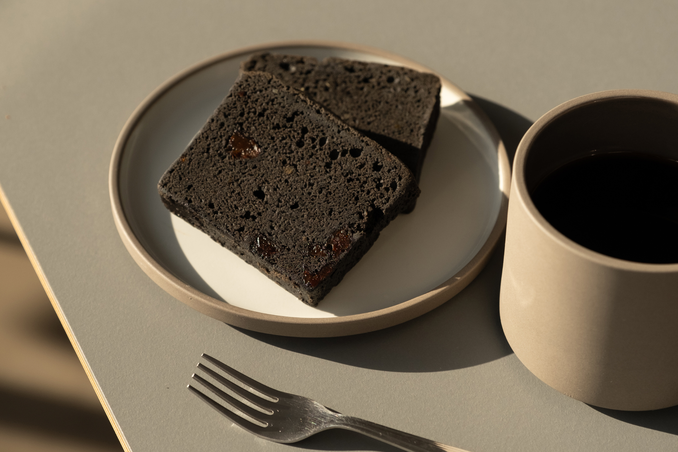 竹炭パウンドケーキ